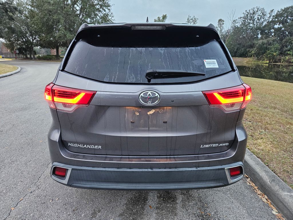 2019 Toyota Highlander Limited Platinum 4