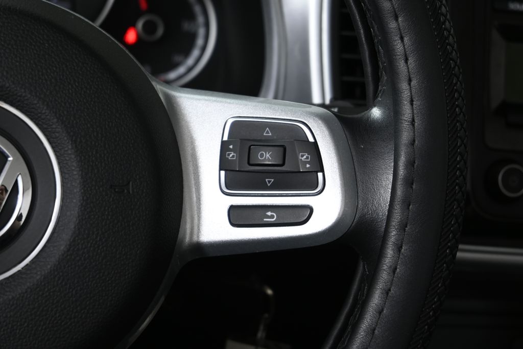 2015 Volkswagen Beetle  23