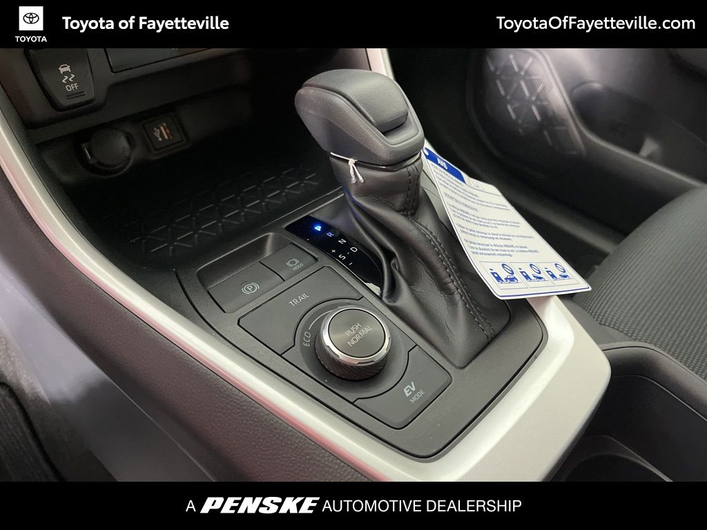 Thumbnail: 2025 Toyota RAV4 - 31