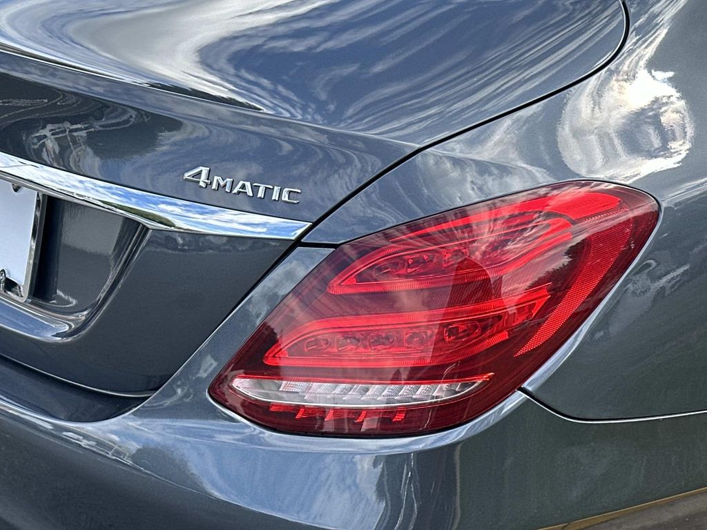 Thumbnail: 2015 Mercedes-Benz C-Class - 7