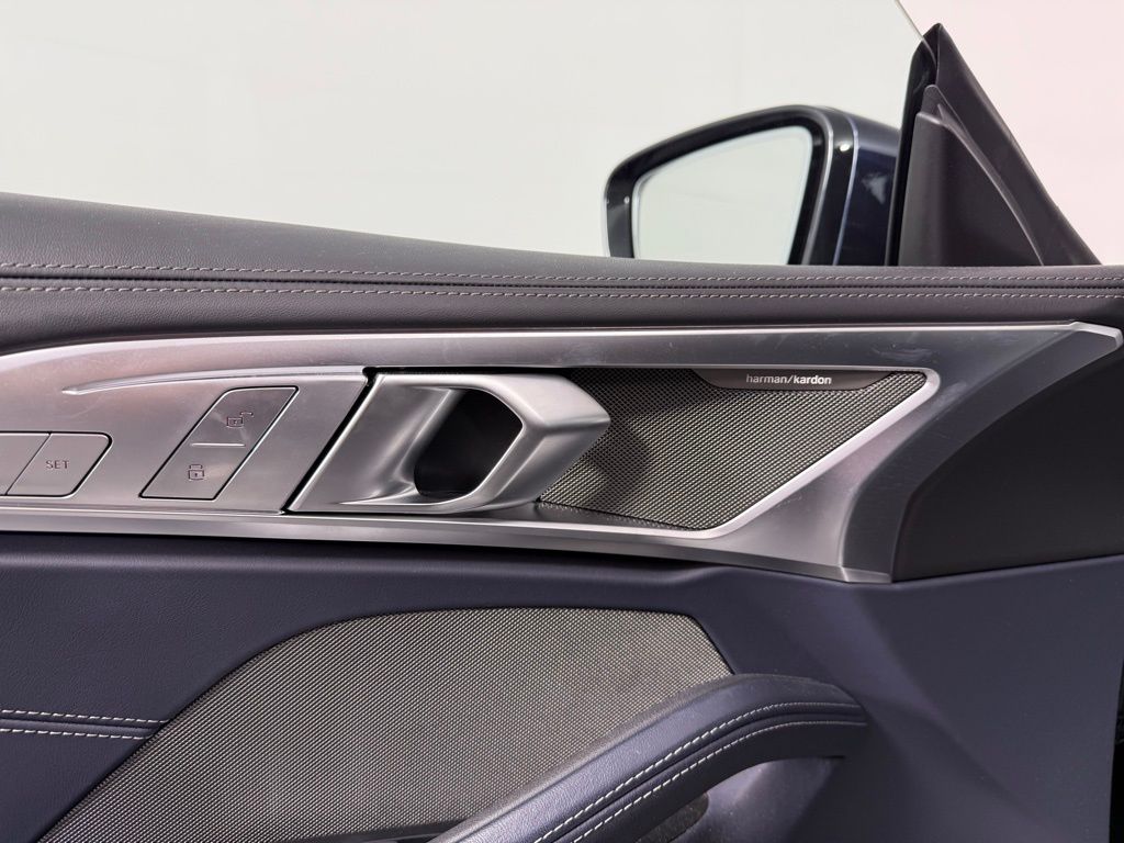 2022 BMW 8 Series  17