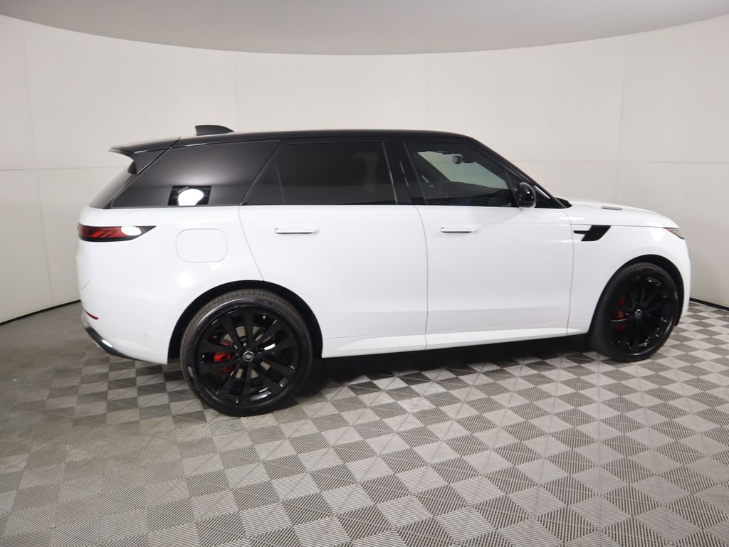 Thumbnail: 2025 Land Rover Range Rover Sport - 4