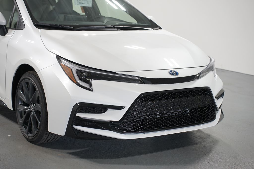 Thumbnail: 2025 Toyota Corolla - 4