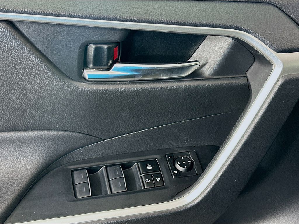 Thumbnail: 2024 Toyota RAV4 - 18