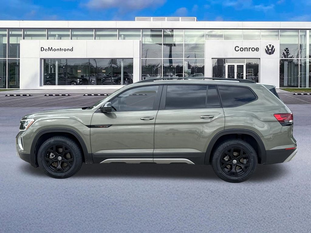 2024 Volkswagen Atlas 2.0T Peak Edition SE w/Technology Green at DeMontrond Ford