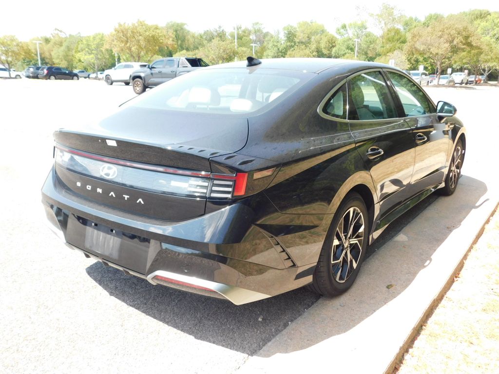 Thumbnail: 2025 Hyundai Sonata - 10
