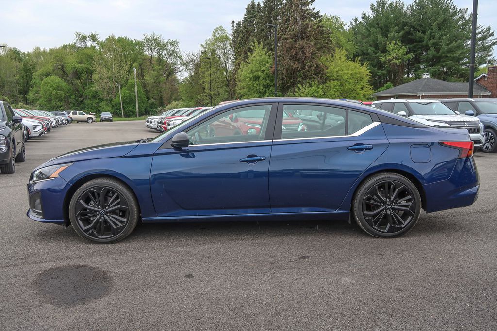 2023 Nissan Altima SR FWD