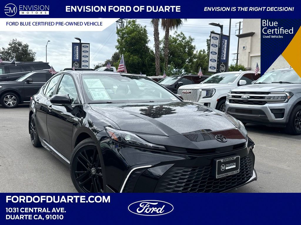2026 Toyota Camry SE FWD