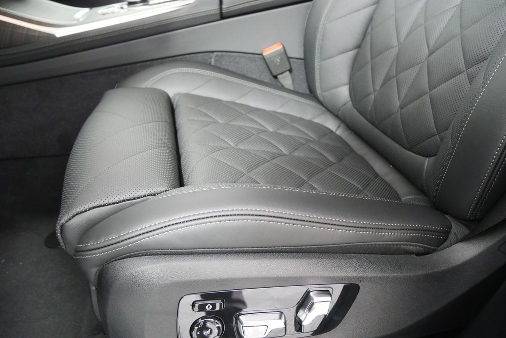 2026 BMW X7 xDrive40i 10
