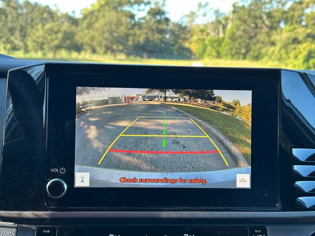 Thumbnail: 2025 Toyota Camry - 24