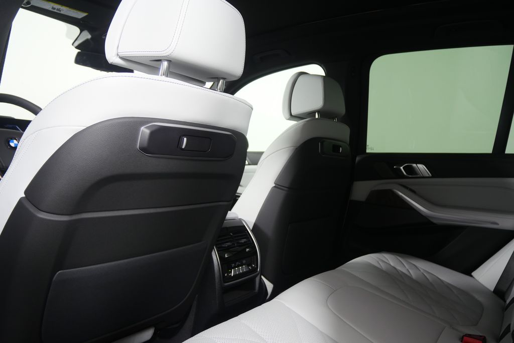 Thumbnail: 2026 BMW X5 - 15