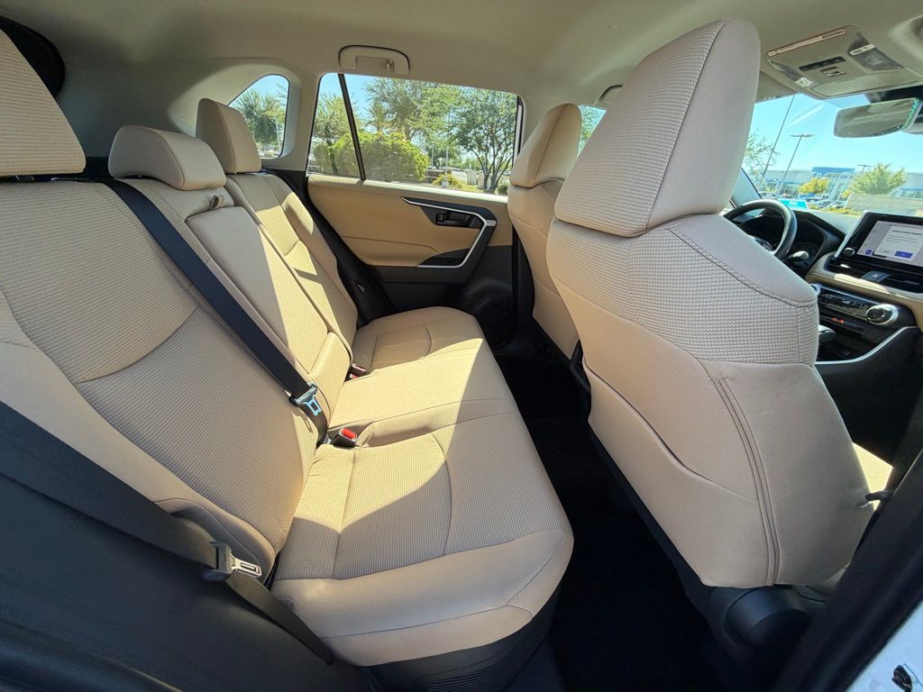 Thumbnail: 2025 Toyota RAV4 - 21