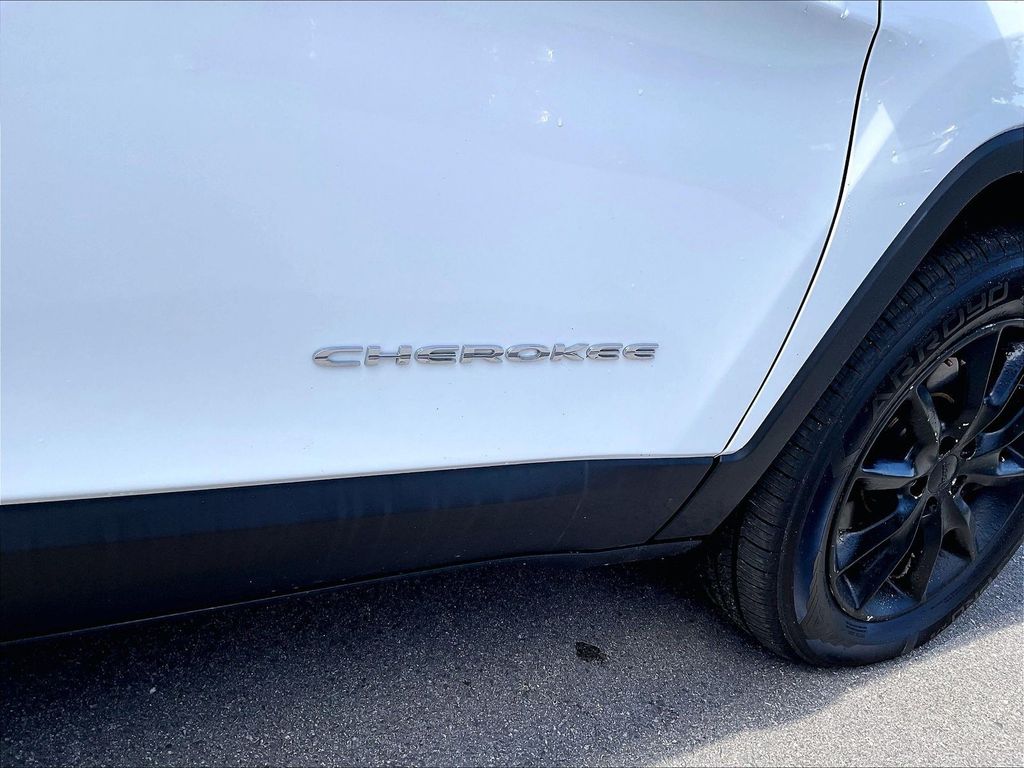 2014 Jeep Cherokee — photo 29
