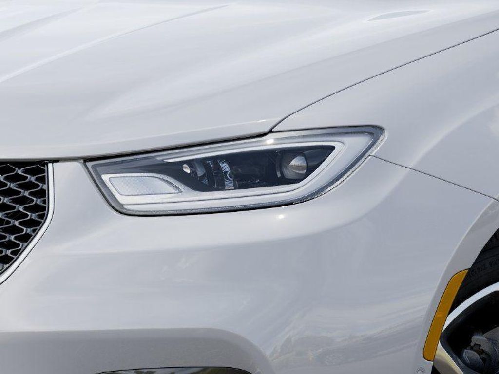 2026 Chrysler Pacifica Pinnacle White at South Hills CDJR