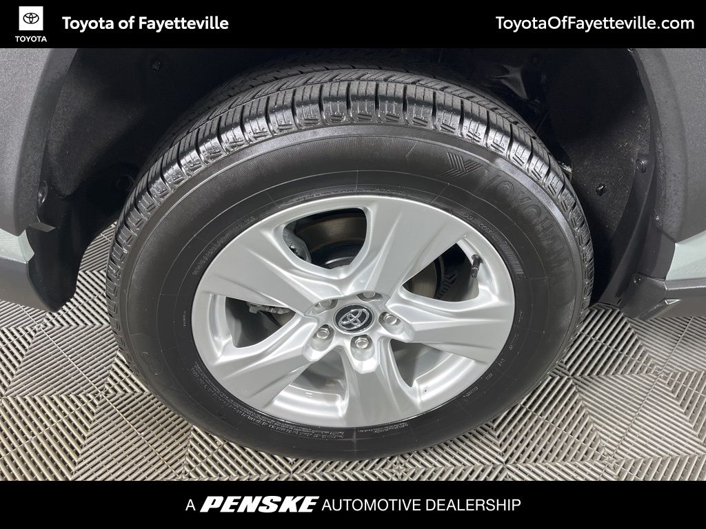 Thumbnail: 2021 Toyota RAV4 - 11
