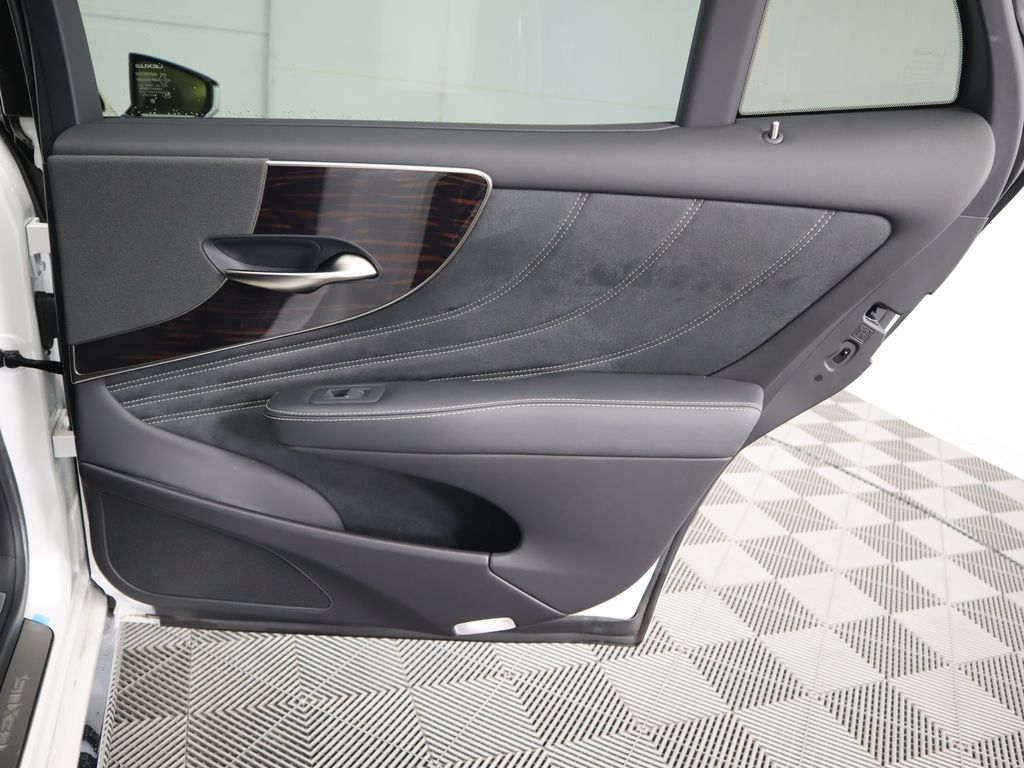 Thumbnail: 2023 Lexus LS - 27