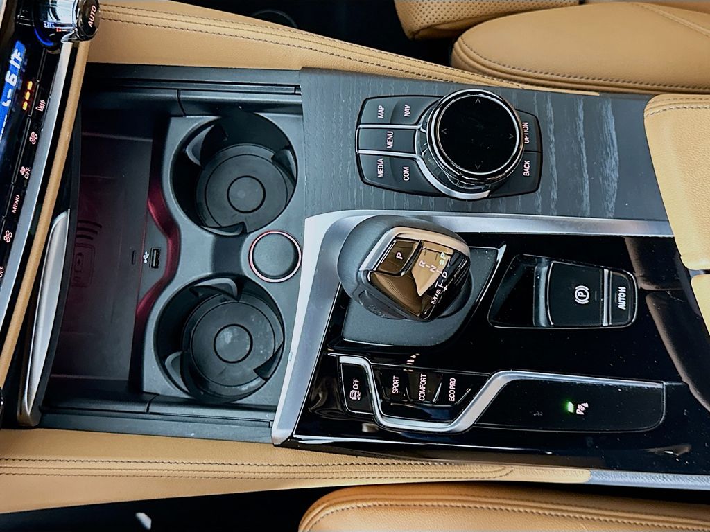 Thumbnail: 2023 BMW 5 Series - 17