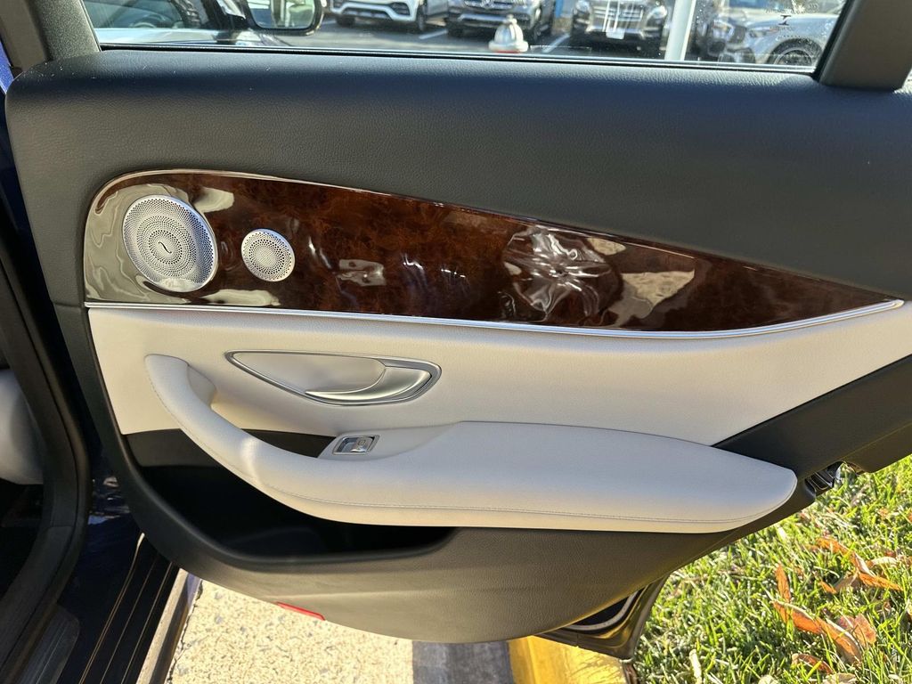 Thumbnail: 2019 Mercedes-Benz E-Class - 24