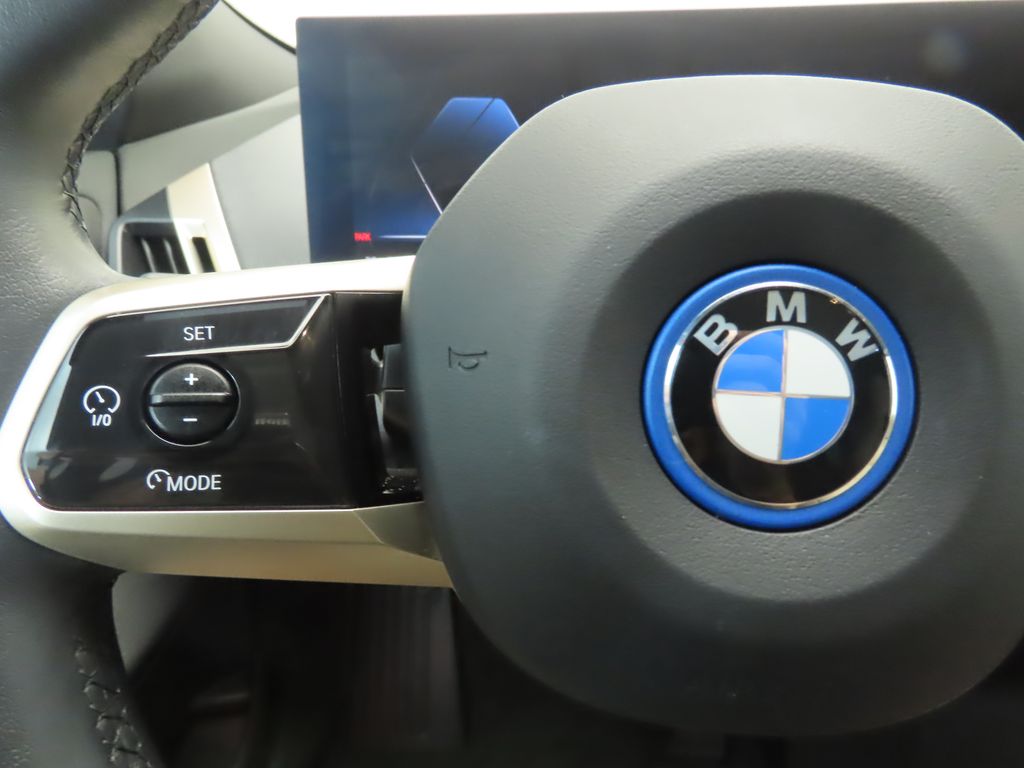 Thumbnail: 2023 BMW iX - 11