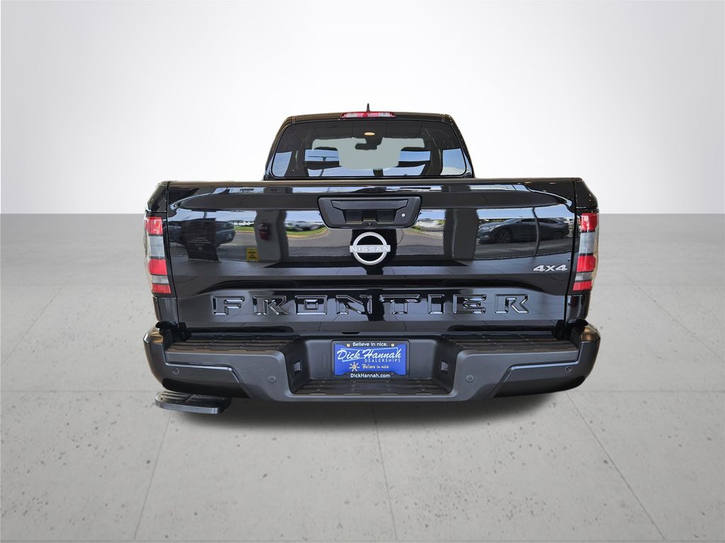 2022 Nissan Frontier S