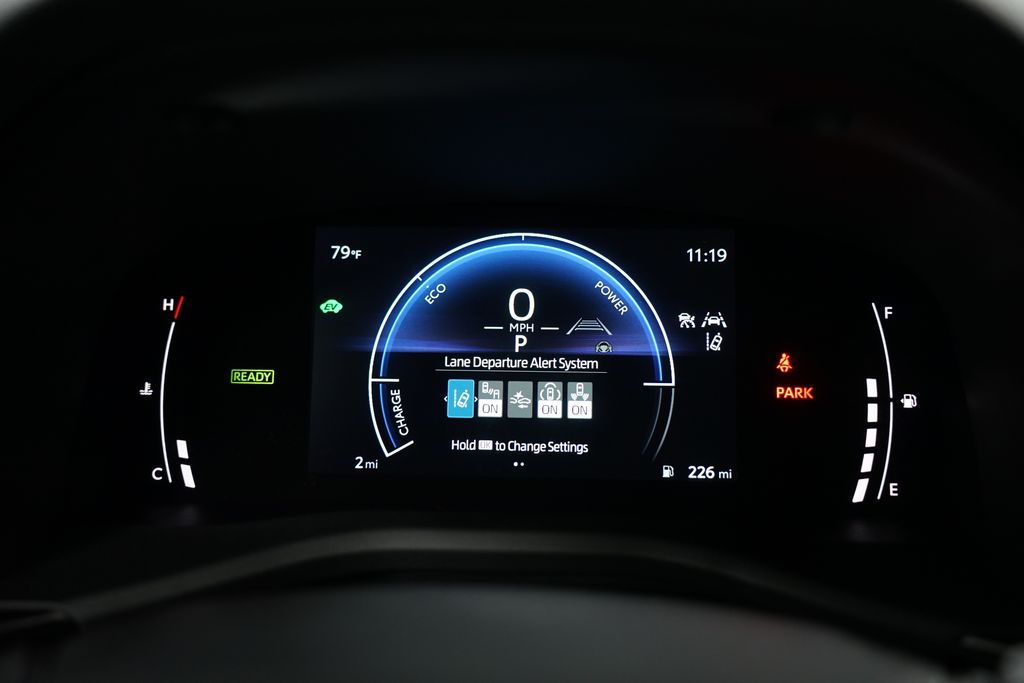 2025 Toyota Camry SE 16