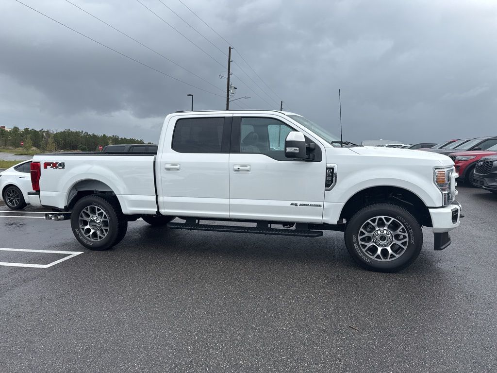 Star White Metallic Tri-Coat 2022 Ford F-250 Super Duty Lariat Crew Cab 4WD Pickup Truck Four-Wheel Drive Automatic