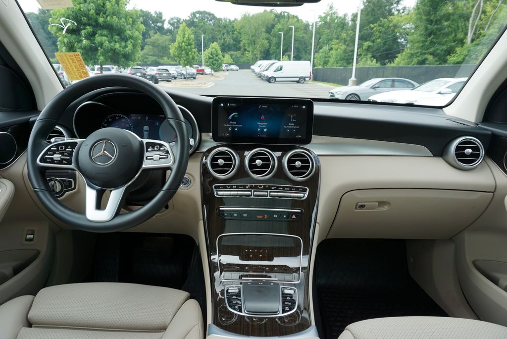 Thumbnail: 2022 Mercedes-Benz GLC - 14