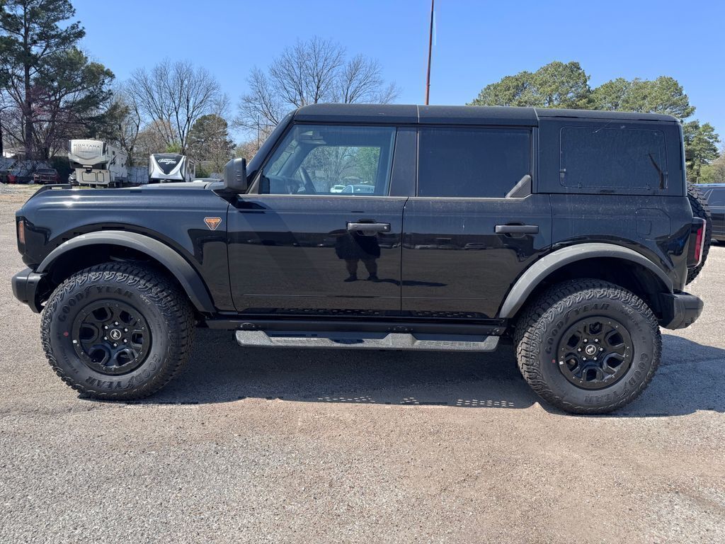 View vehicle photo 4