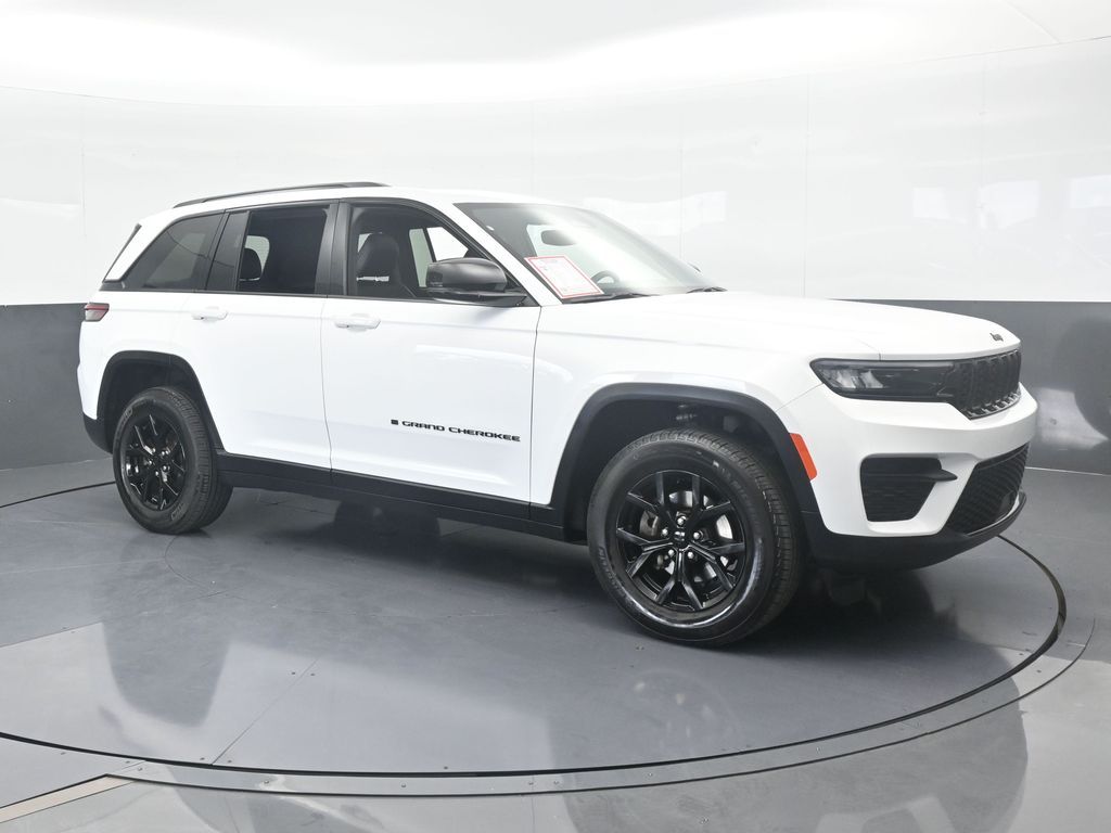 Used 2024 Bright White Clearcoat Jeep Altitude X image 8