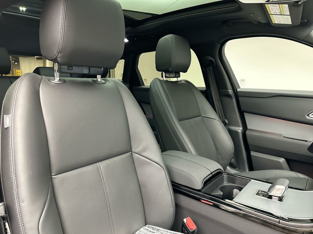 2025 Land Rover Range Rover Velar S 12