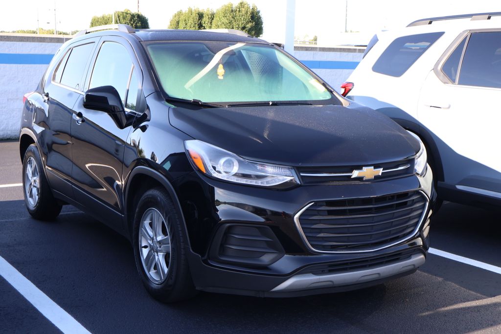 Thumbnail: 2020 Chevrolet Trax - 3