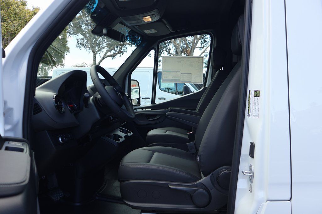Thumbnail: 2026 Mercedes-Benz Sprinter - 6