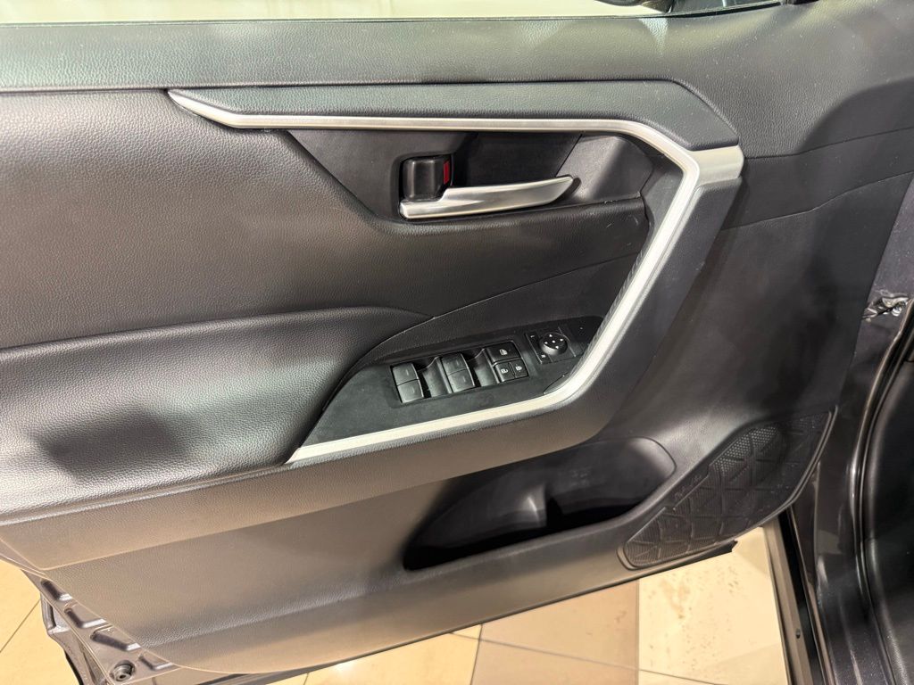 Thumbnail: 2024 Toyota RAV4 - 17