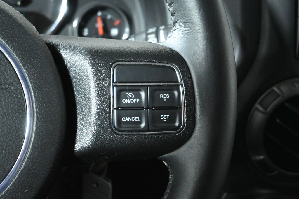 Thumbnail: 2018 Jeep Wrangler - 17