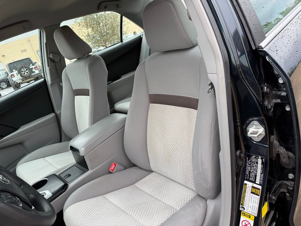 Thumbnail: 2013 Toyota Camry - 13