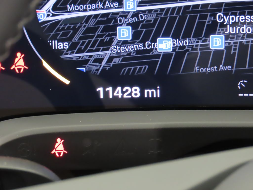 Thumbnail: 2024 Porsche Taycan - 17