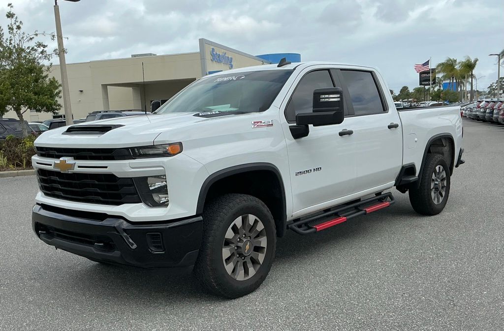 Summit White 2024 Chevrolet Silverado 2500HD Custom Crew Cab 4WD Pickup Truck Four-Wheel Drive Automatic