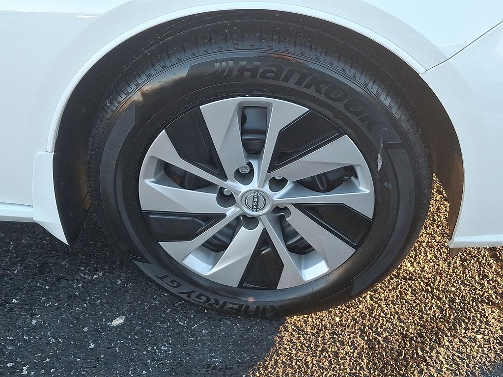 Thumbnail: 2025 Nissan Altima - 8