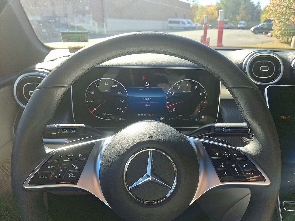 Thumbnail: 2025 Mercedes-Benz GLC - 19