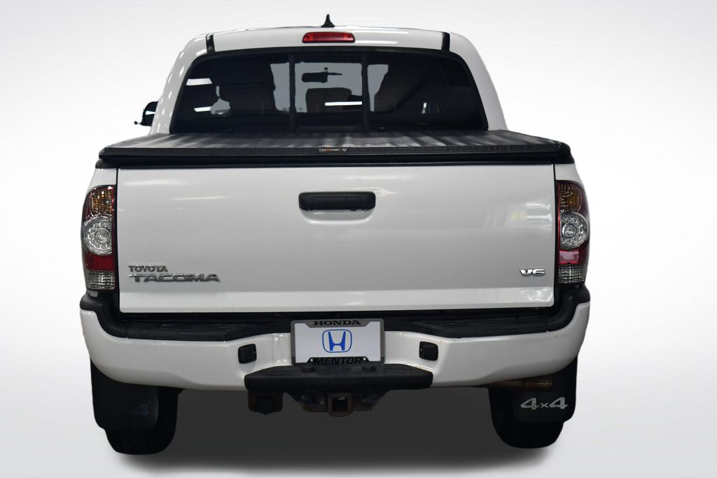Thumbnail: 2015 Toyota Tacoma - 6