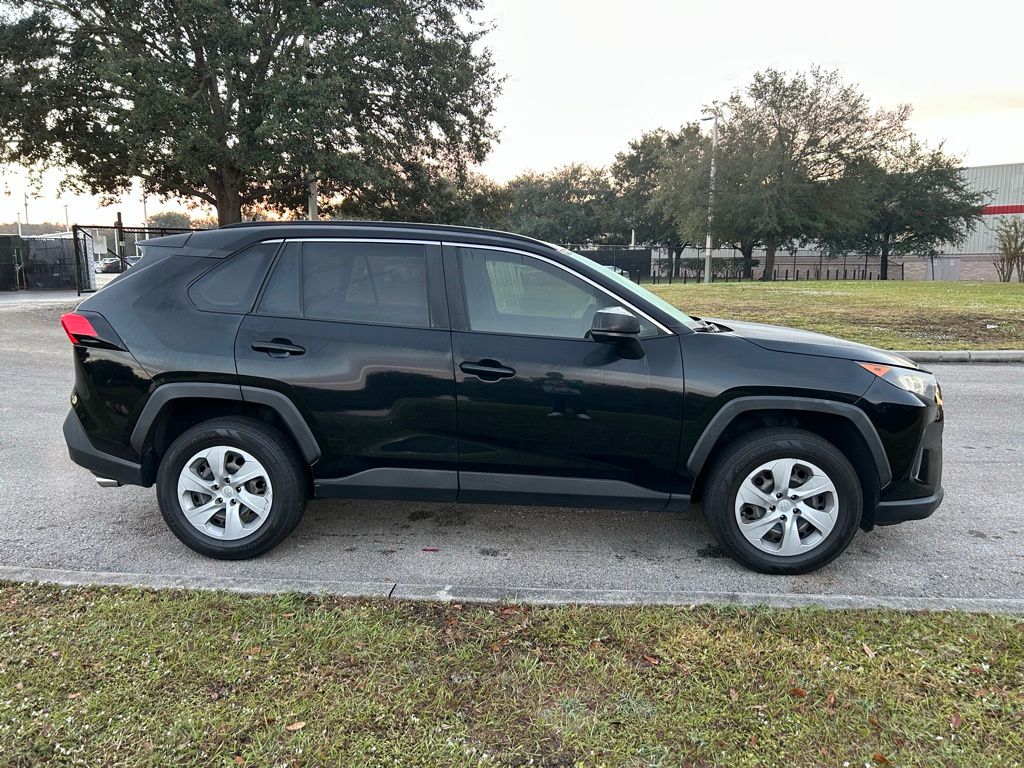 Thumbnail: 2020 Toyota RAV4 - 6