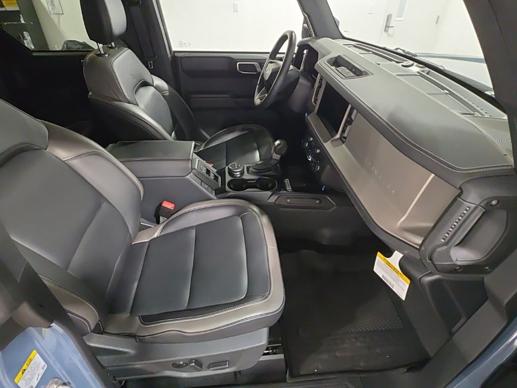 Used 2025 Gray Ford Outer Banks image 27