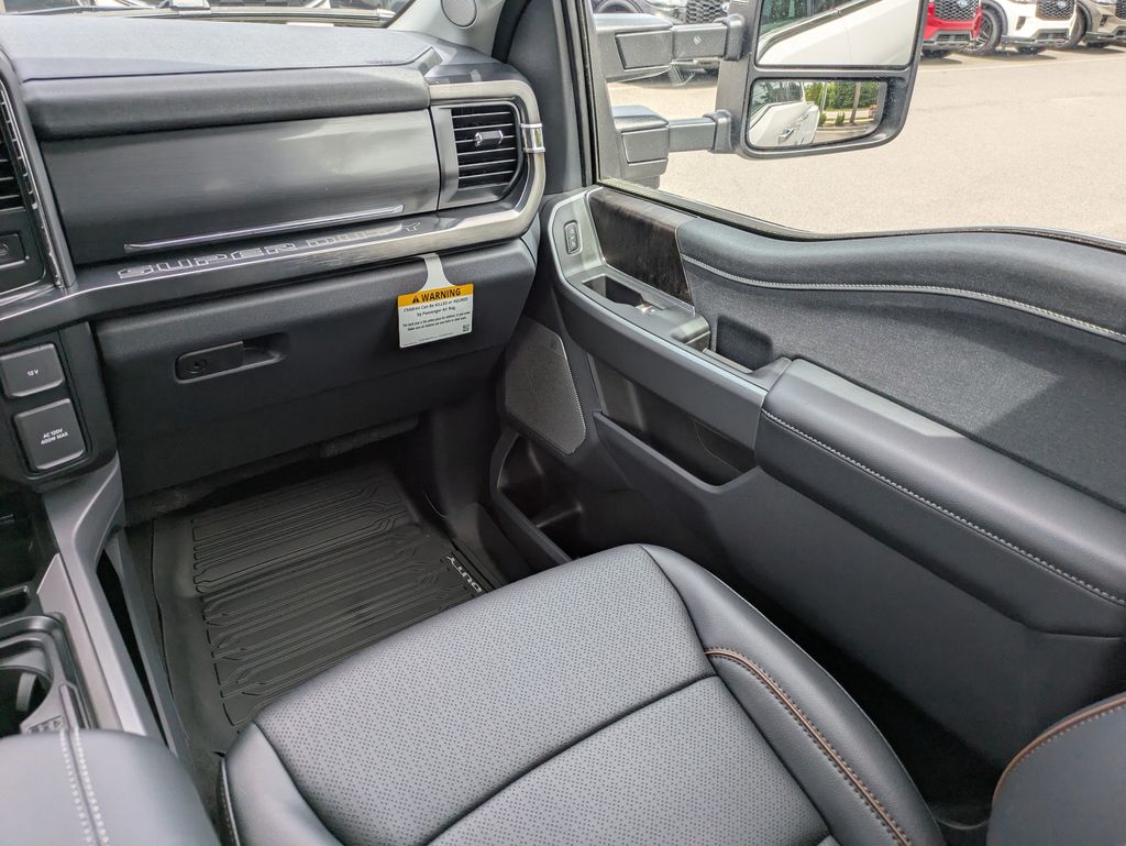 2026 Ford F-350 Super Duty LARIAT