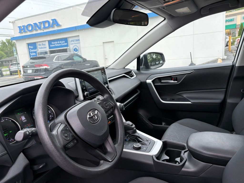 2021 Toyota RAV4 Hybrid XLE
