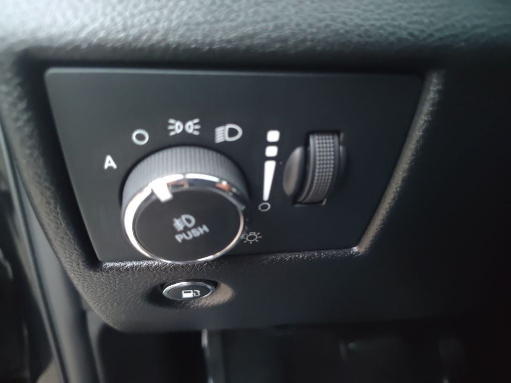 Used Car 2021 Jeep Grand Cherokee  Limited For Sale Under $30,000 In Austin, Texas