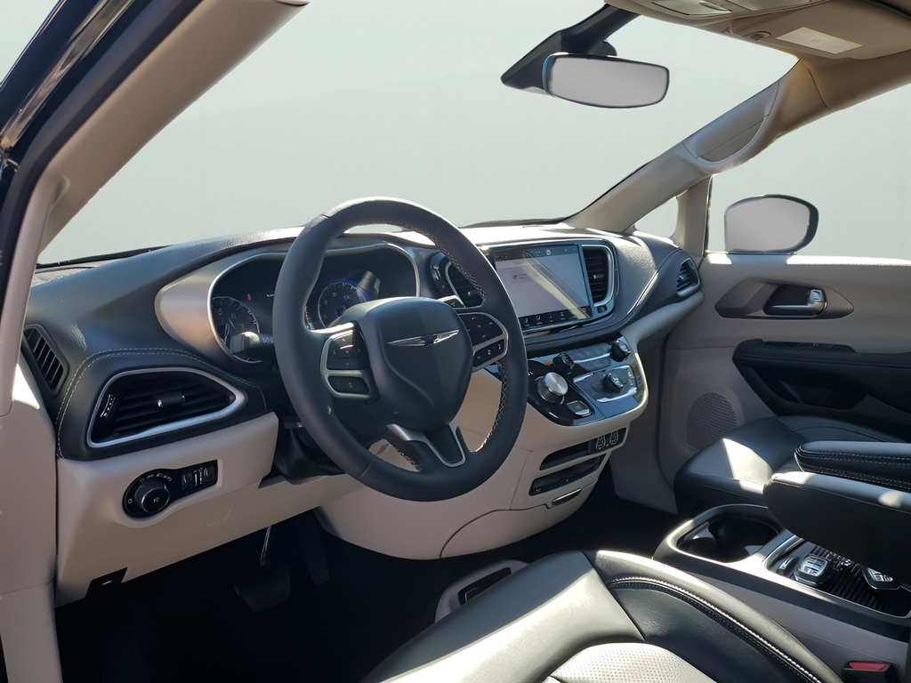 Used Car 2023 Chrysler Pacifica  Touring L For Sale Under $40,000 In Austin, Texas