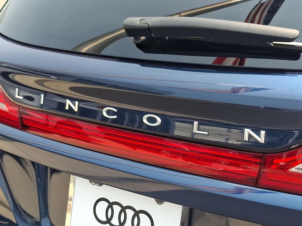 Thumbnail: 2015 Lincoln MKC - 28