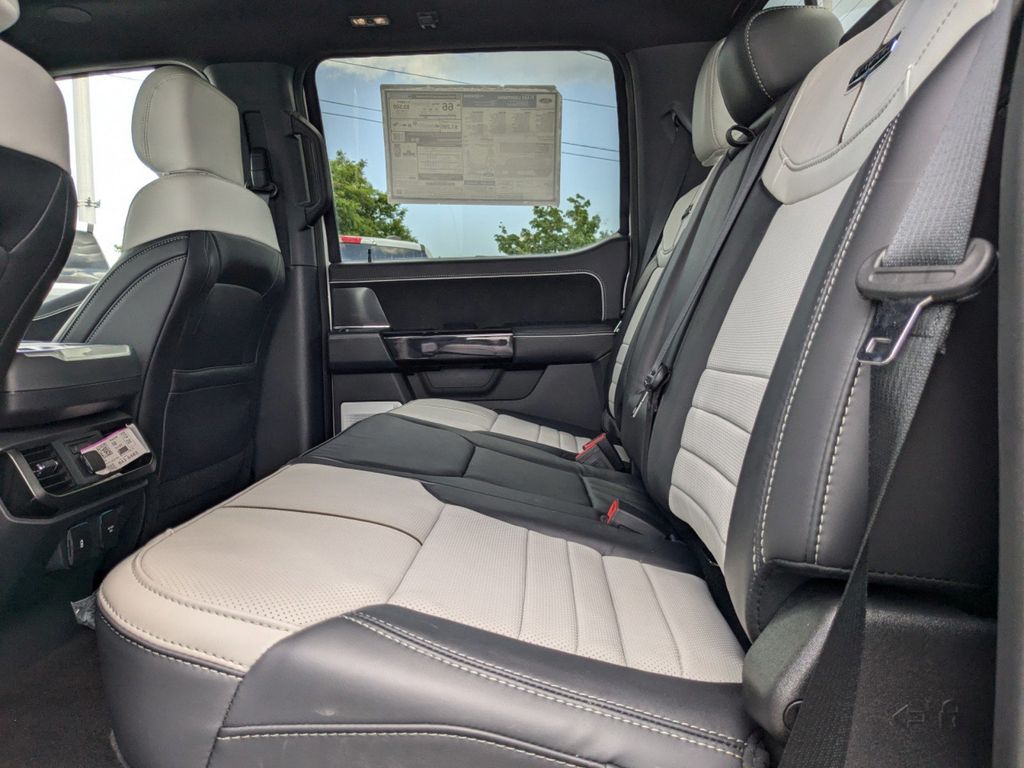 2025 Ford F-150 Lightning Platinum