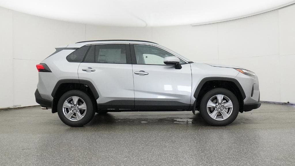 Thumbnail: 2025 Toyota RAV4 - 15