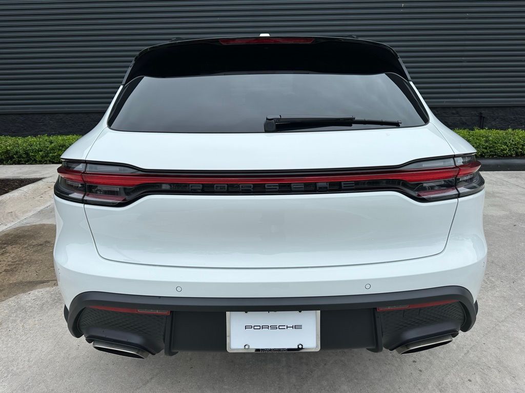 Thumbnail: 2026 Porsche Macan - 12